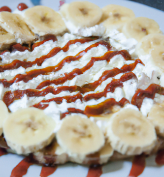 Receta fácil y deliciosa de tarta de banana split: ¡una explosión de sabores en cada bocado!