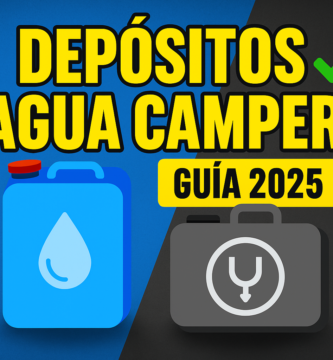 Miniatura estilo YouTube para guía de mantenimiento de depósitos de agua camper 2025, con fondo dividido azul y gris, bidón azul con gota de agua para agua limpia y depósito gris para aguas grises, acompañado de texto Depósitos Agua Camper Guía 2025 y check verde