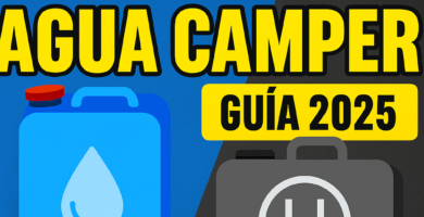 Miniatura estilo YouTube para guía de mantenimiento de depósitos de agua camper 2025, con fondo dividido azul y gris, bidón azul con gota de agua para agua limpia y depósito gris para aguas grises, acompañado de texto Depósitos Agua Camper Guía 2025 y check verde