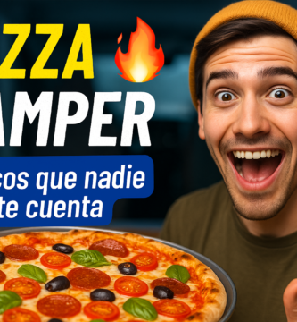 Miniatura estilo YouTube para artículo Pizza Camper – Trucos que nadie te cuenta, mostrando una pizza dorada recién hecha en horno portátil dentro de una furgoneta camper, con fuego y utensilios de cocina sobre fondo cálido y texto grande en amarillo y rojo